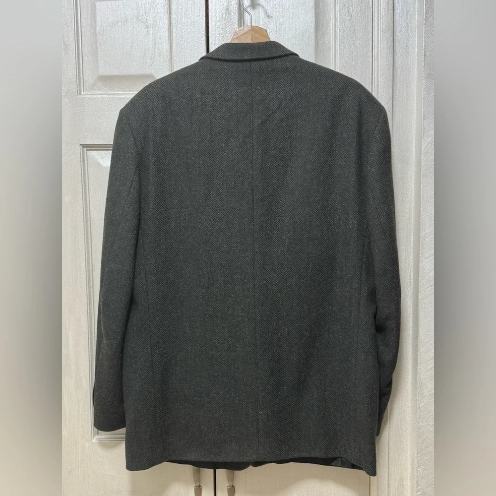 Oleg Cassini two buttons